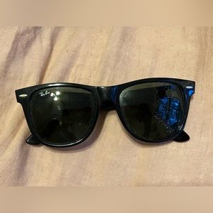 Ray-Ban unisex sunglasses with case